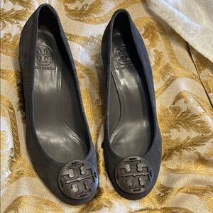 Tory Burch dark grey suede Wedge Shoes with Decorative Logo